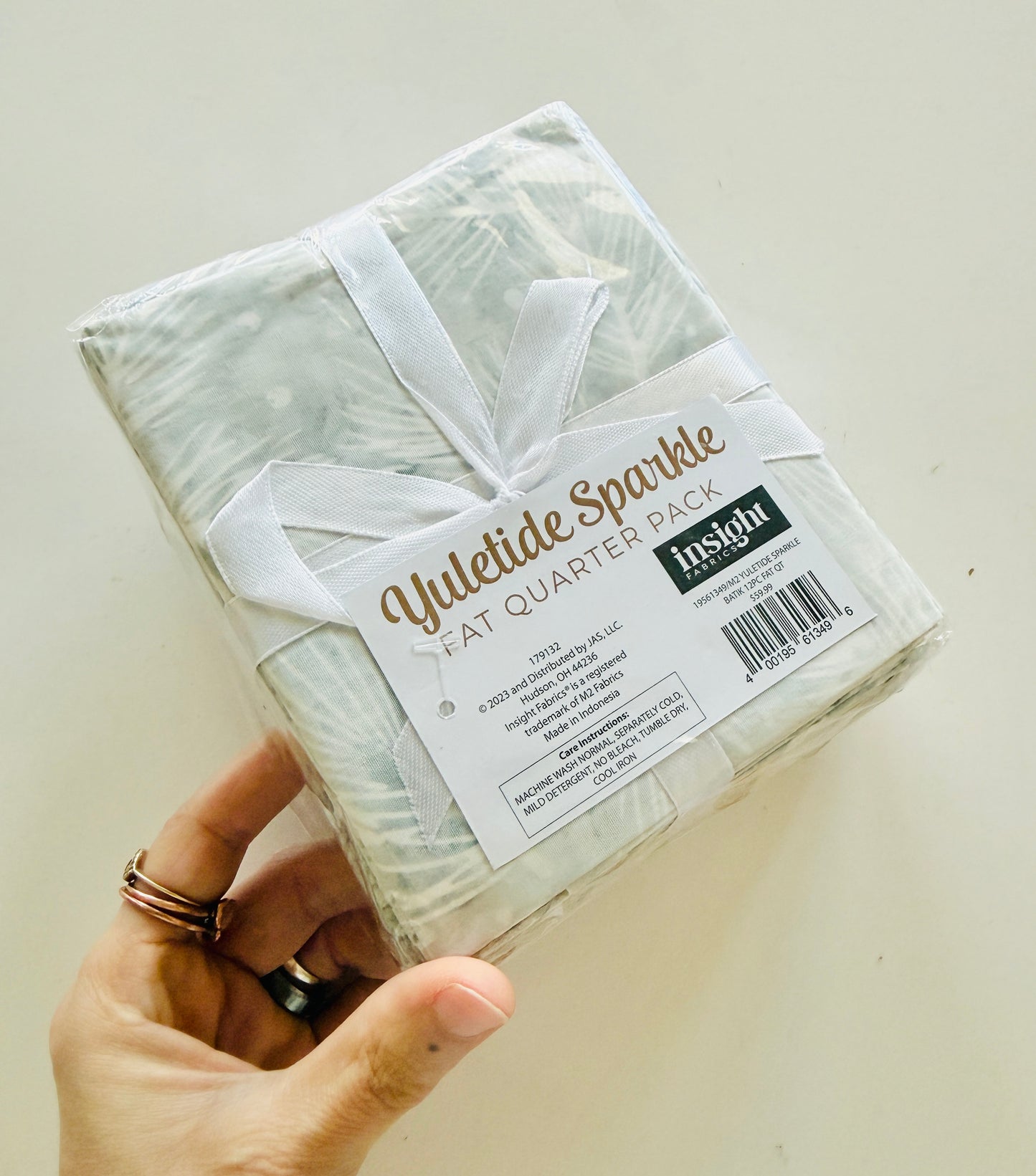 Yuletide Sparkle Batik Fat Quarter Pack