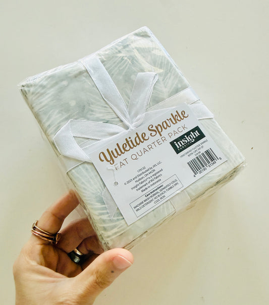 Yuletide Sparkle Batik Fat Quarter Pack