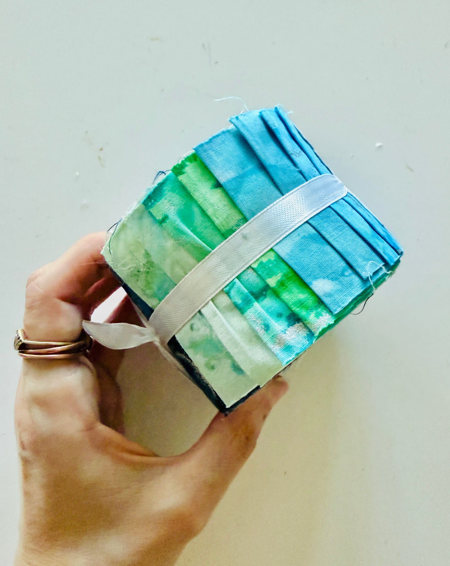 Fabric Roll - Blue Batik Met