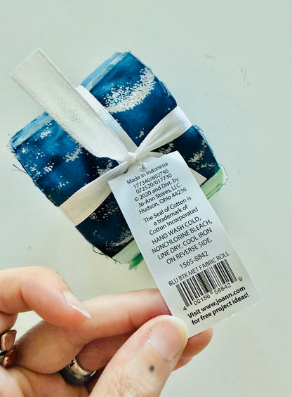 Fabric Roll - Blue Batik Met